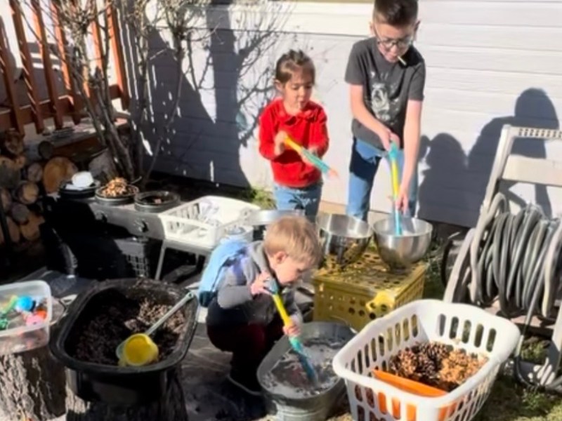 MUD KITCHEN, GRANDMA SCHOOL&nbsp;STYLE